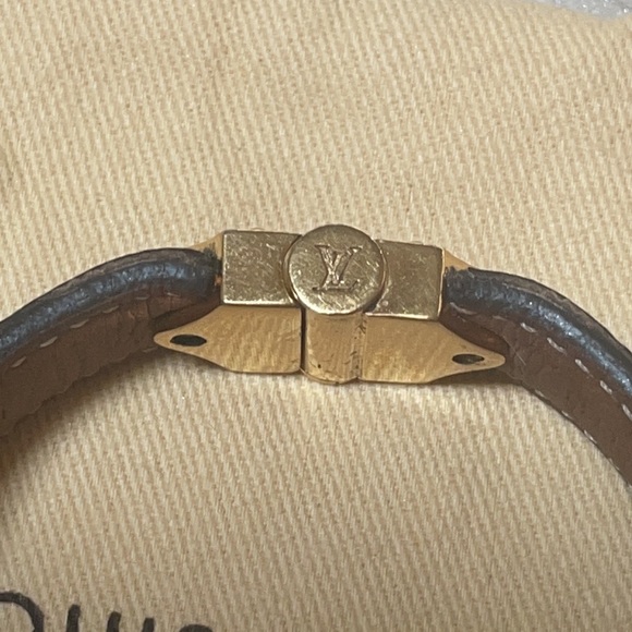 Louis Vuitton Monogram Bracelet - Picture 4 of 11